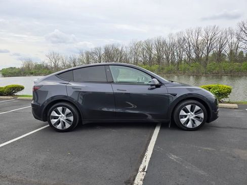 Used 2024 Tesla Model Y Long Range image 6