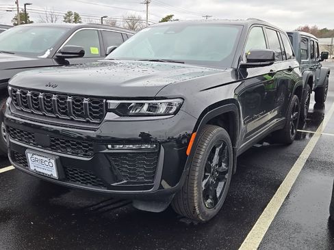 New 2026 Jeep Grand Cherokee Limited w/ Limited Altitude Package image 9