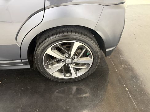 Used 2021 Hyundai Kona Limited image 14