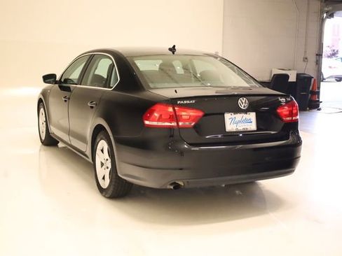Used 2014 Volkswagen Passat 1.8T S FWD image 9