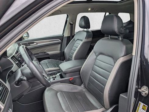 Used 2021 Volkswagen Atlas SEL Premium image 13