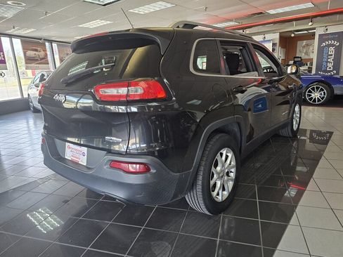 Used 2014 Jeep Cherokee Latitude AWD/4WD image 4
