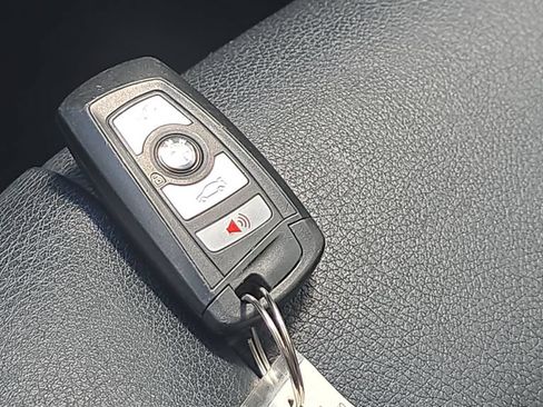 Used 2016 BMW 528i xDrive Sedan AWD/4WD image 25