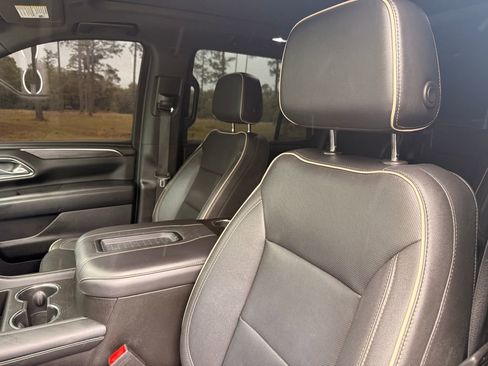 Used 2023 GMC Yukon SLT RWD image 12