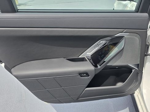 New 2025 BMW i7 xDrive60 w/ Premium Package image 11