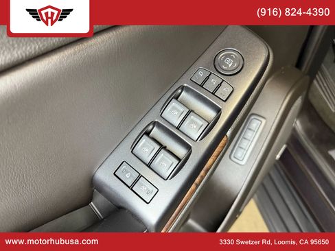 Used 2017 Chevrolet Tahoe LT image 38