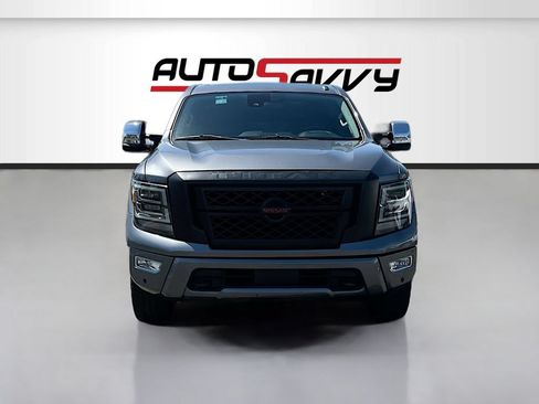 Used 2020 Nissan Titan SL w/ Moonroof Package RWD image 2