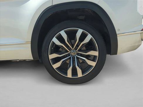 Used 2022 Volkswagen Atlas Cross Sport SEL Premium R-Line AWD/4WD image 22