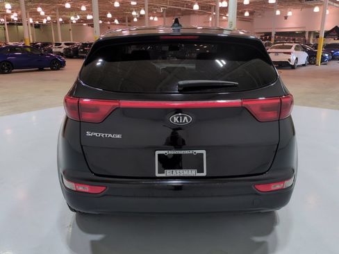 Used 2018 Kia Sportage LX AWD/4WD image 4