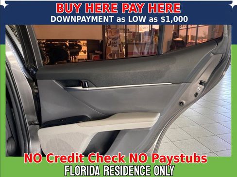 Used 2018 Toyota Camry LE image 17