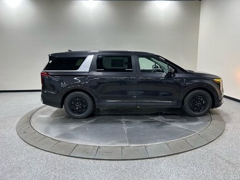 New 2026 Kia Carnival image 4
