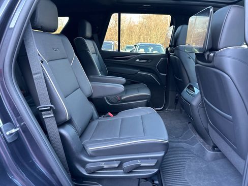 Used 2023 Cadillac Escalade Sport w/ LPO, ONYX Package image 20