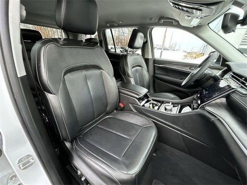 Certified 2023 Jeep Grand Cherokee Limited image 24