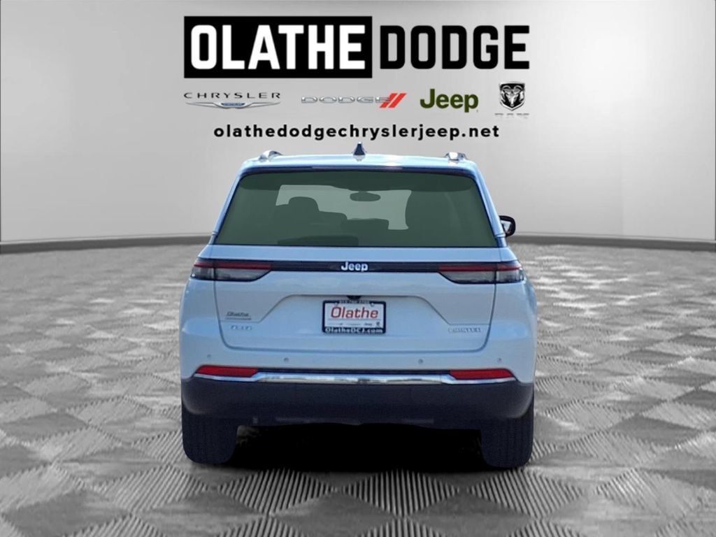 Used 2022 Jeep Grand Cherokee Limited AWD/4WD image 29