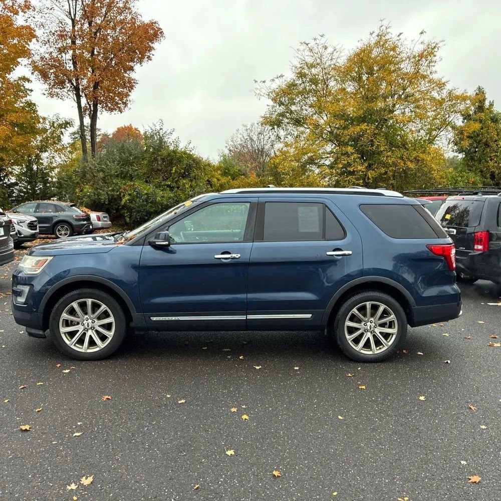 Used 2016 Ford Explorer Limited w/ Equipment Group 301A AWD/4WD image 3