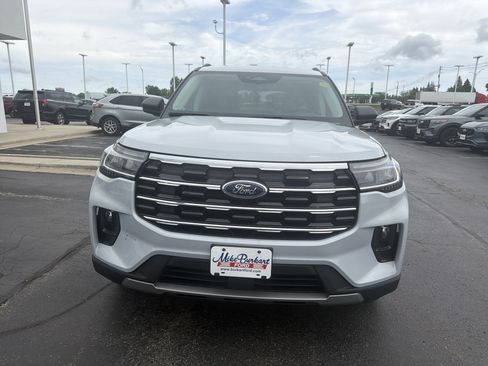 New 2026 Ford Explorer Active w/ Active Comfort Package AWD/4WD image 3