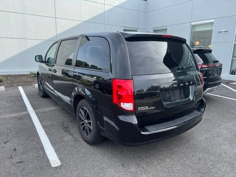 Used 2018 Dodge Grand Caravan SE FWD image 4