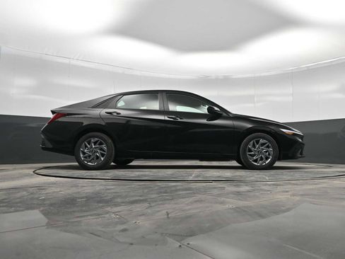 New 2026 Hyundai Elantra Blue image 38