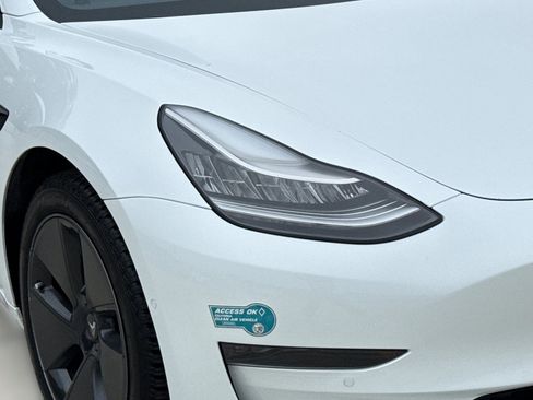 Used 2021 Tesla Model 3 Standard Range Plus RWD image 11