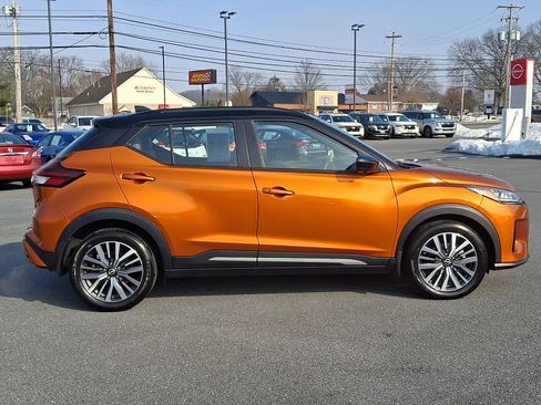 Certified 2023 Nissan Kicks SR w/ SR Premium Package image 9