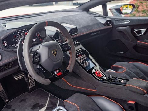 Used 2023 Lamborghini Huracan Sterrato image 33