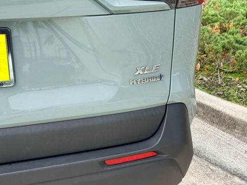 Used 2023 Toyota RAV4 XLE image 12