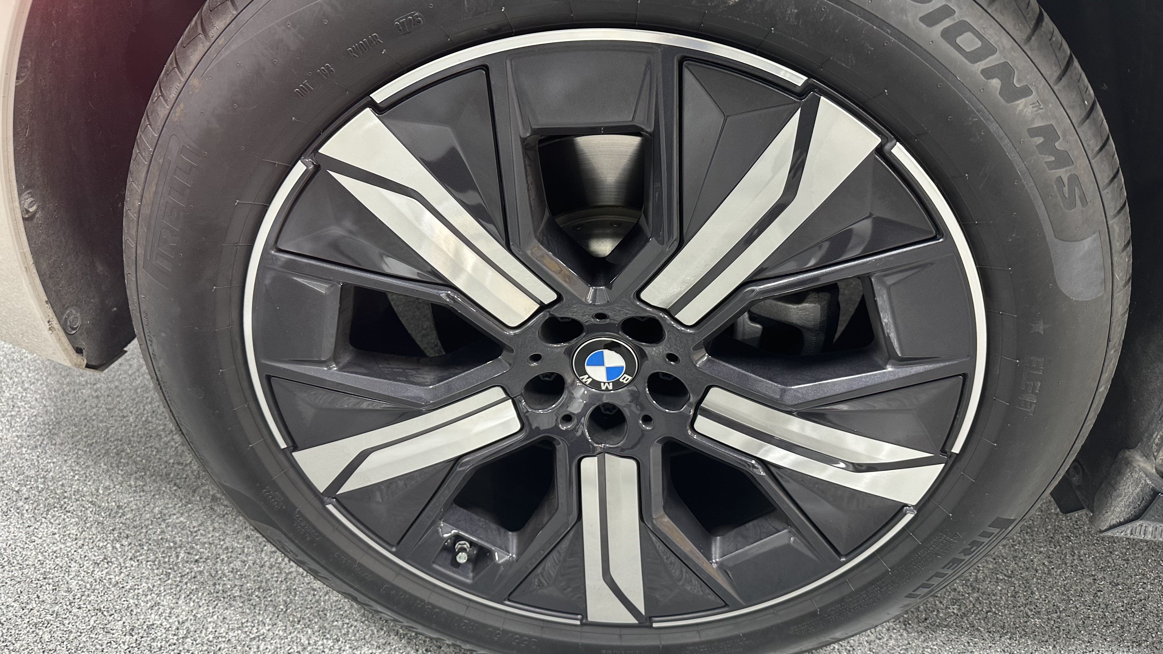 Certified 2026 BMW iX xDrive45 w/ Premium Package AWD/4WD image 14