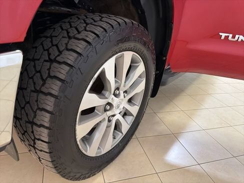 Used 2015 Toyota Tundra Limited w/ Limited Premium Package AWD/4WD image 30