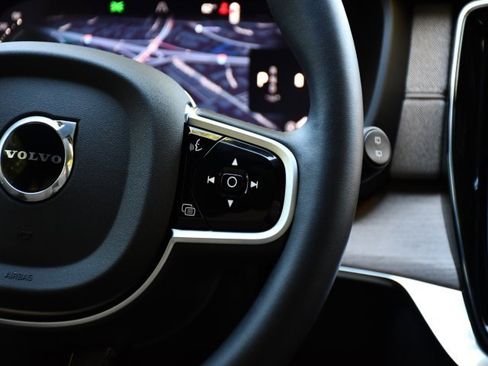 New 2026 Volvo XC90 B6 Plus w/ Protection Package Premier image 23