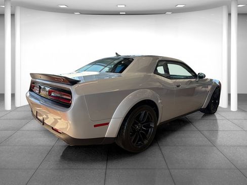 Used 2022 Dodge Challenger R/T Scat Pack RWD image 7