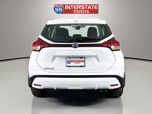 Used 2024 Nissan Kicks S image 6