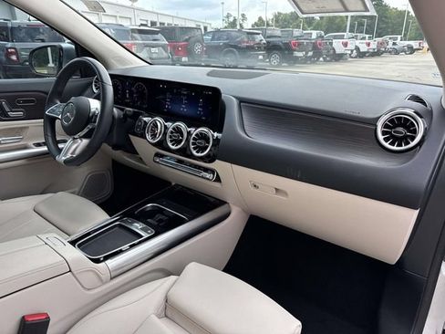Used 2025 Mercedes-Benz GLA 250 image 19