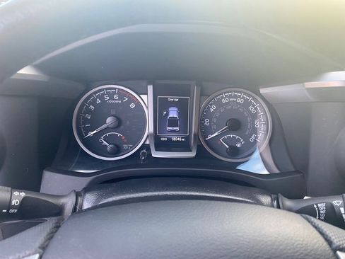 Used 2022 Toyota Tacoma SR5 image 16