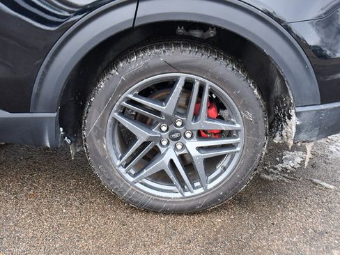 Used 2025 Ford Explorer ST-Line w/ ST-Line Street Pack image 23