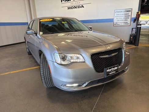 Used 2018 Chrysler 300 Limited AWD/4WD image 3