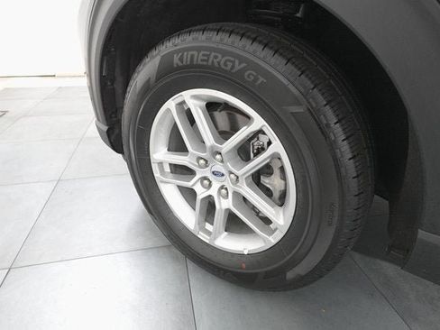 Used 2025 Ford Explorer Active image 30