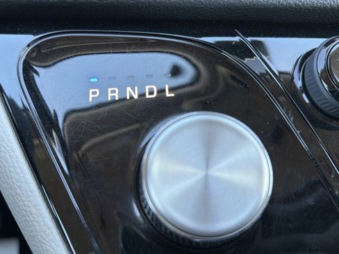 Used 2023 Chrysler Pacifica Limited image 24