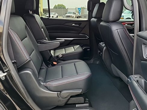 Used 2025 Chevrolet Traverse Z71 w/ Enhanced Driving Package AWD/4WD image 11