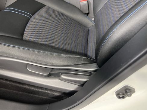 Used 2024 Nissan Leaf S image 21