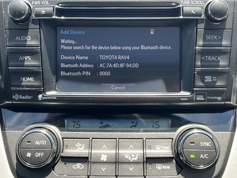 Used 2015 Toyota RAV4 Limited AWD/4WD image 19