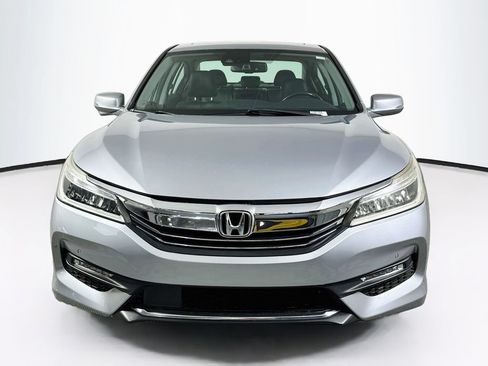 Used 2016 Honda Accord Touring image 5