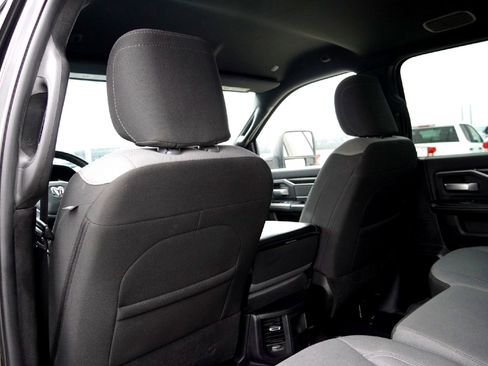 Used 2024 RAM 2500 Big Horn w/ Bed Utility Group image 33