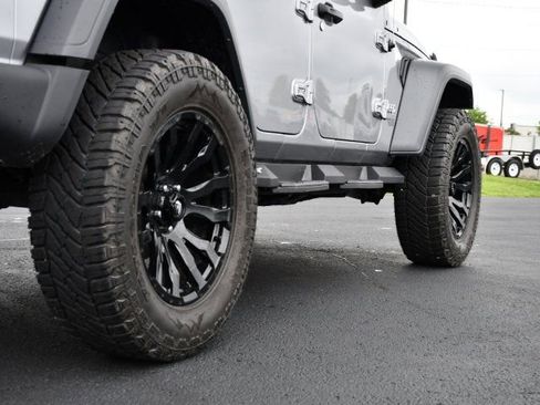 Used 2019 Jeep Wrangler Unlimited Sport S AWD/4WD image 9