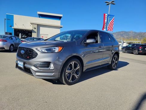 Used 2023 Ford Edge ST image 2