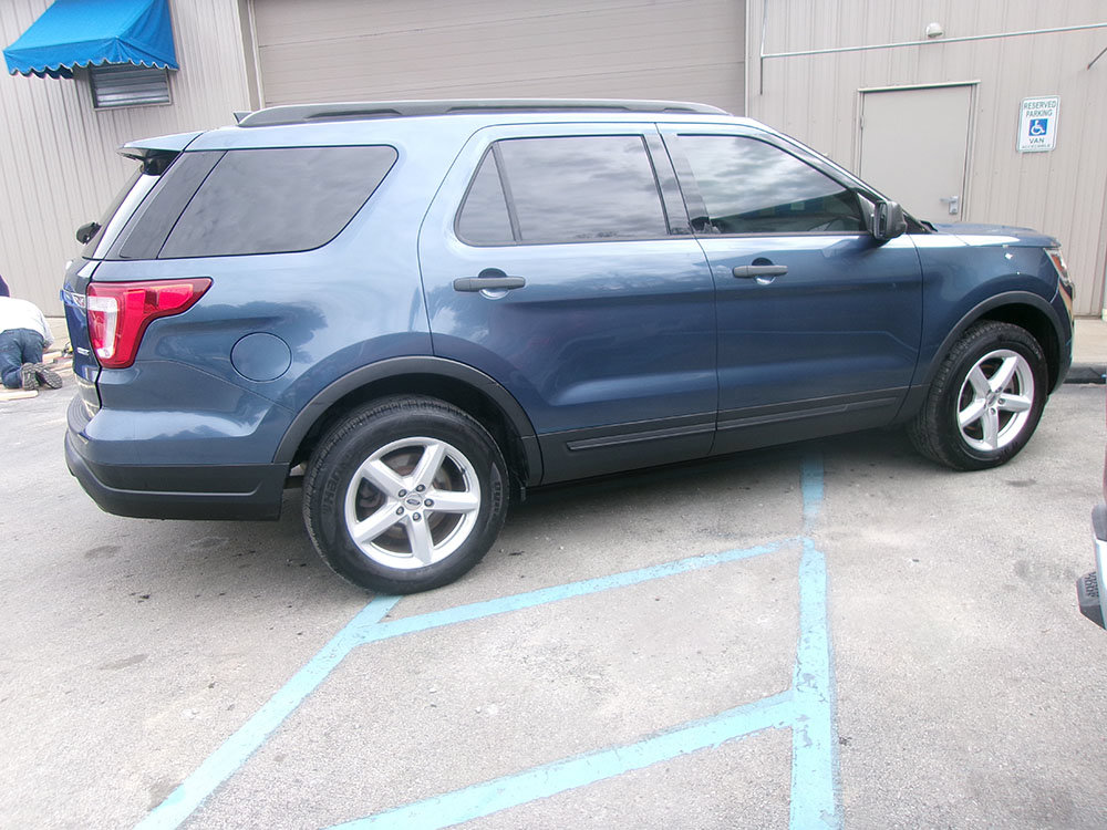 Used 2018 Ford Explorer 4WD w/ Class II Trailer Tow Package image 6