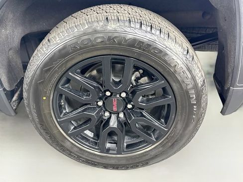 Used 2020 GMC Sierra 1500 Elevation w/ Elevation Value Package RWD image 29