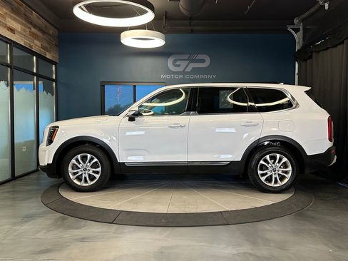Used 2022 Kia Telluride LX AWD/4WD image 6