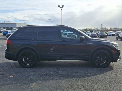 Used 2022 Volkswagen Tiguan SE R-Line image 7