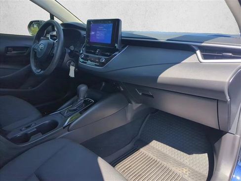 Used 2025 Toyota Corolla LE FWD image 28