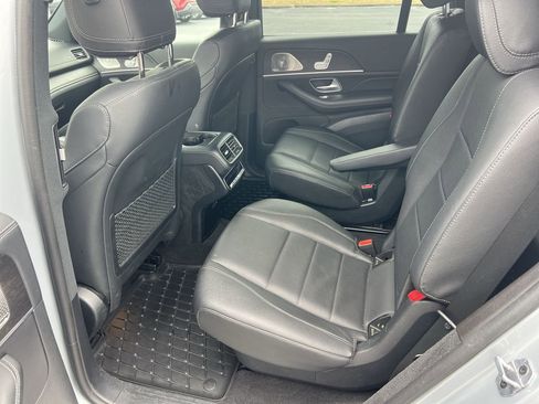 Used 2023 Mercedes-Benz GLS 450 4MATIC image 32